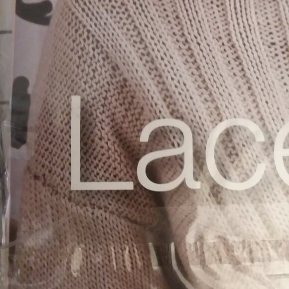 Simply Knitting magazine Issue 212 with knitting needles, stitch markers, etc - Picture 6 of 6